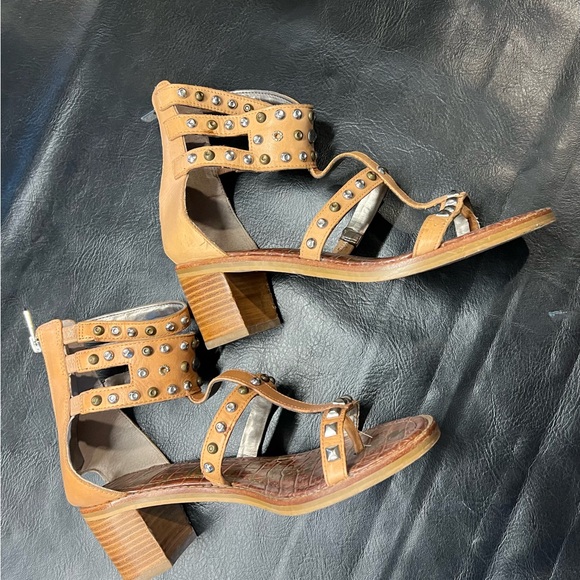 Sam Edelman 8.5 Tan Studded block Heel Sandals - Picture 2 of 7